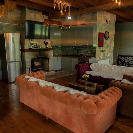 Cerem Zeneli Alpin Chalet מראה חיצוני תמונה