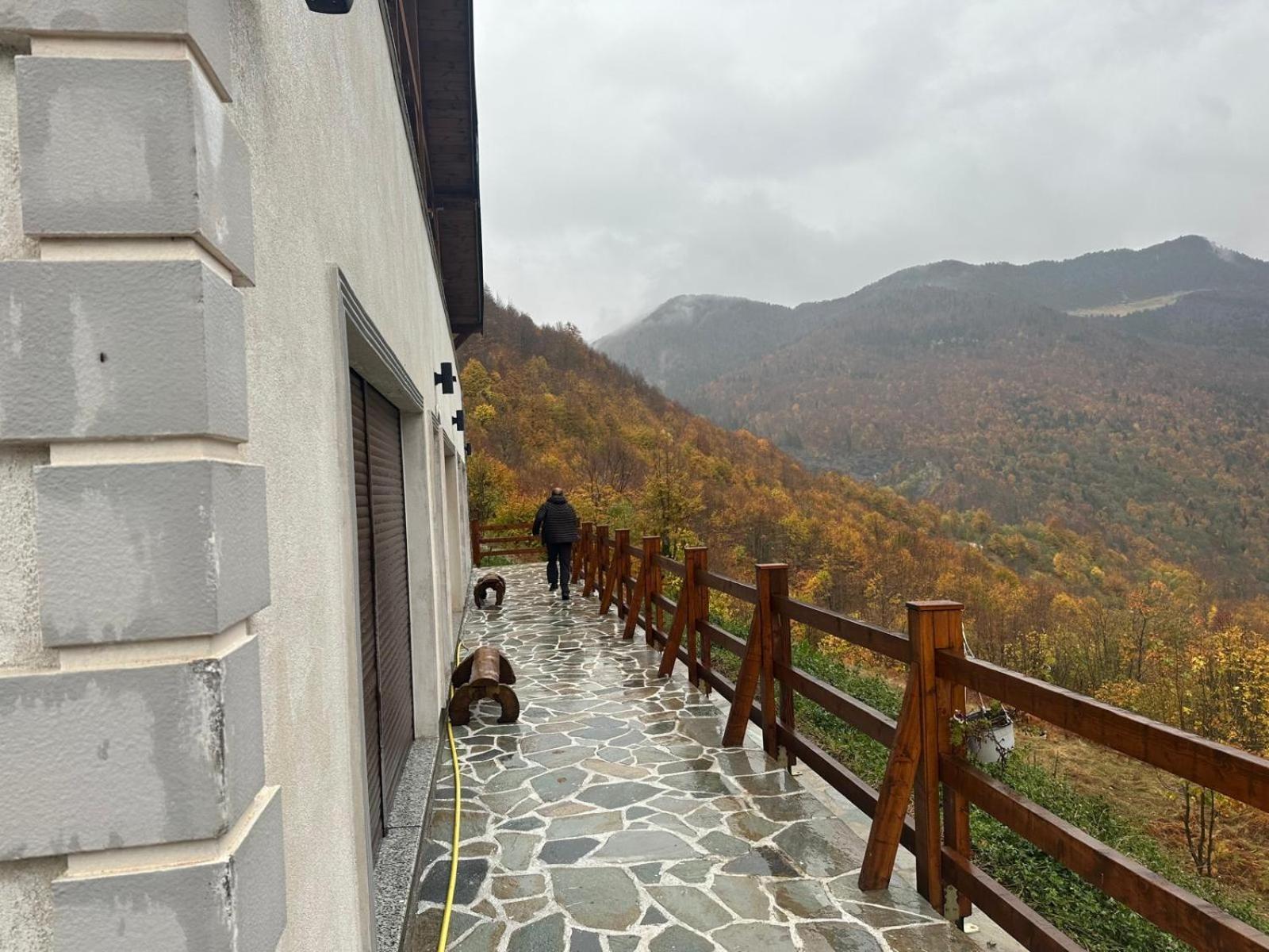 Cerem Zeneli Alpin Chalet מראה חיצוני תמונה