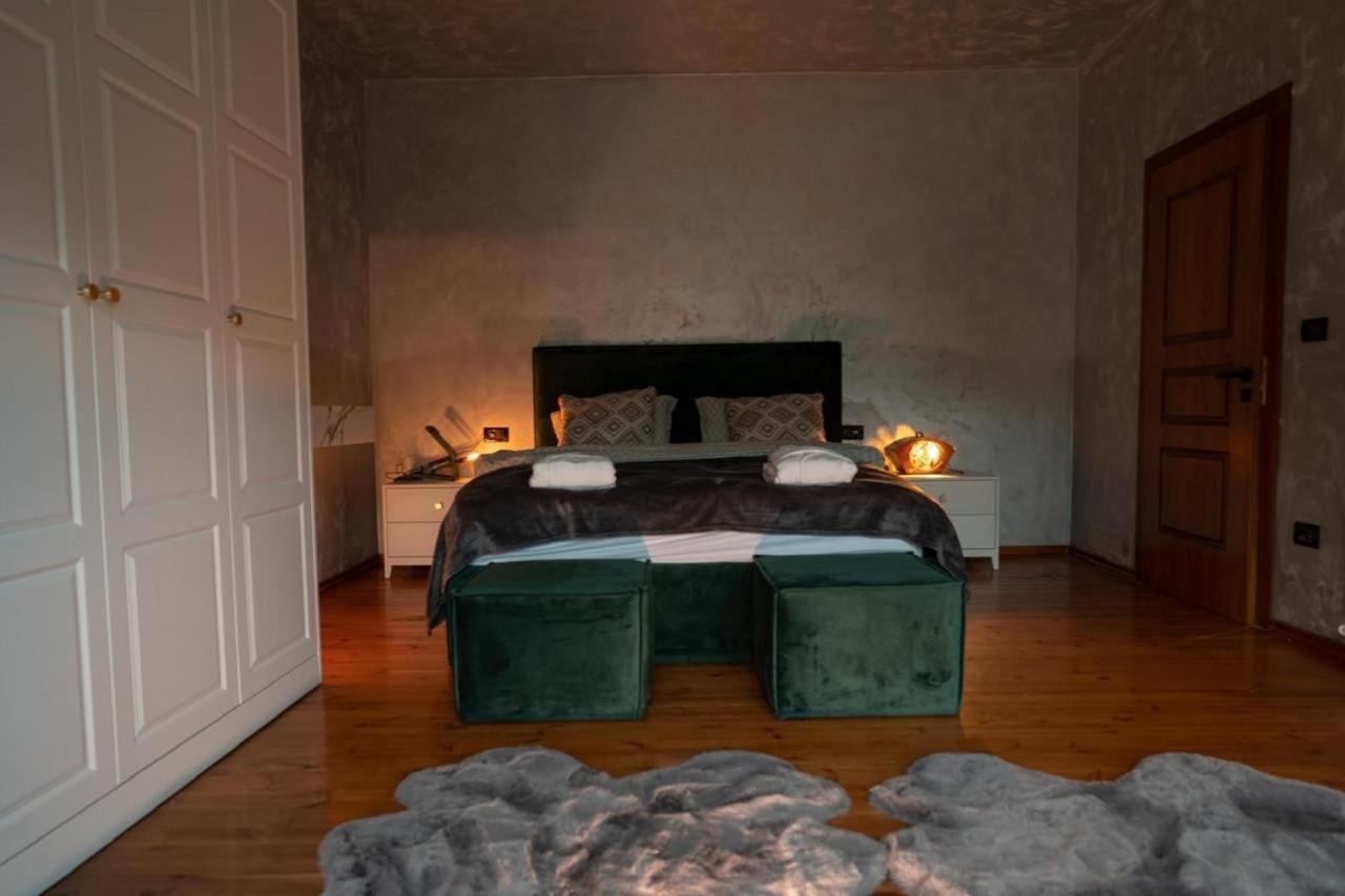 Cerem Zeneli Alpin Chalet מראה חיצוני תמונה